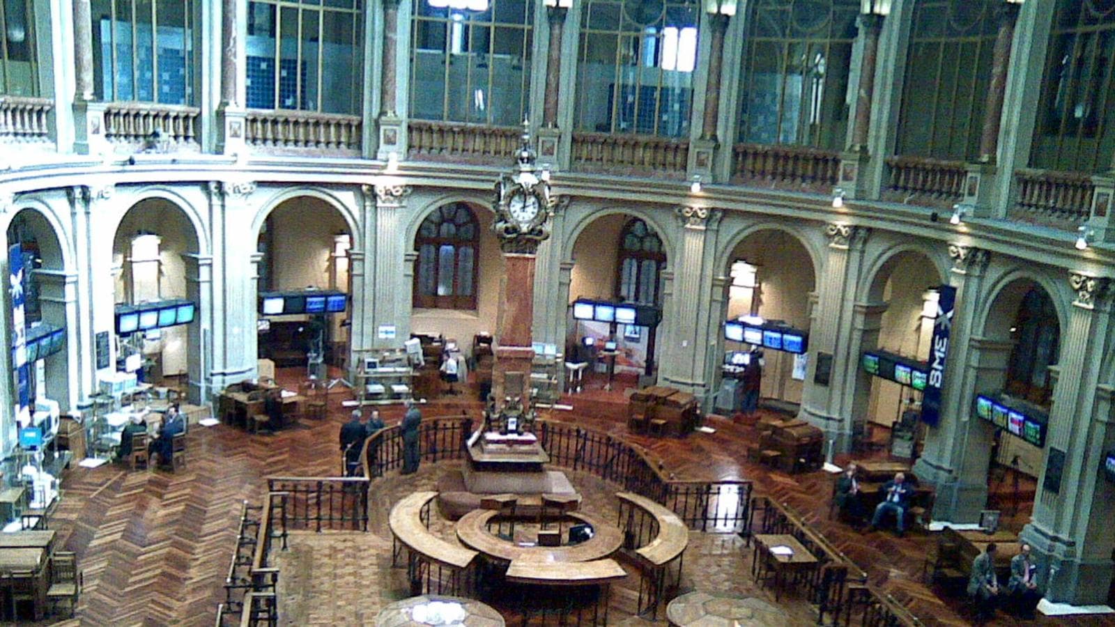 Interior Bolsa de Madrid. Fotografia de archivo.